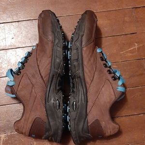 Reebok athletic shoes womans size 6